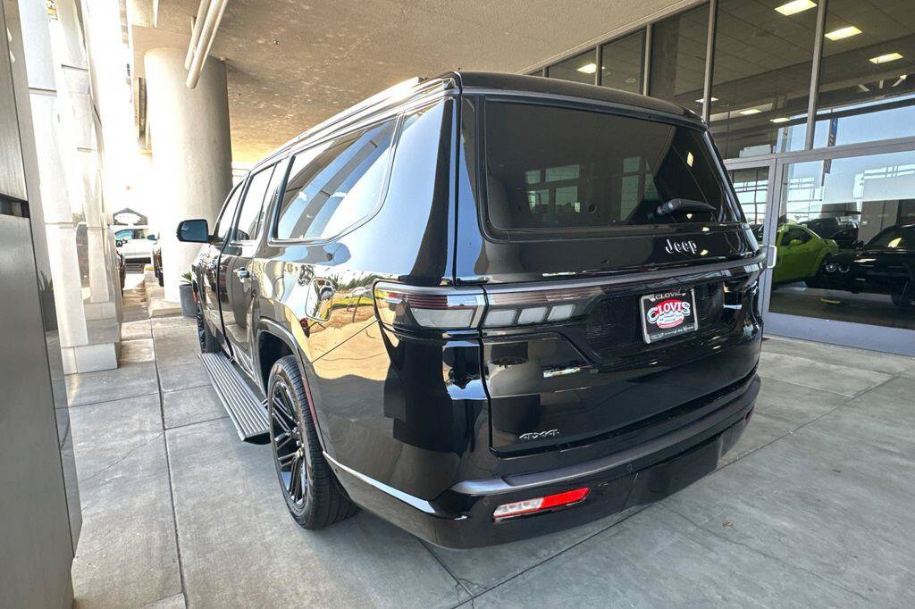 New 2026 Jeep Grand Wagoneer L Limited AWD/4WD image 6