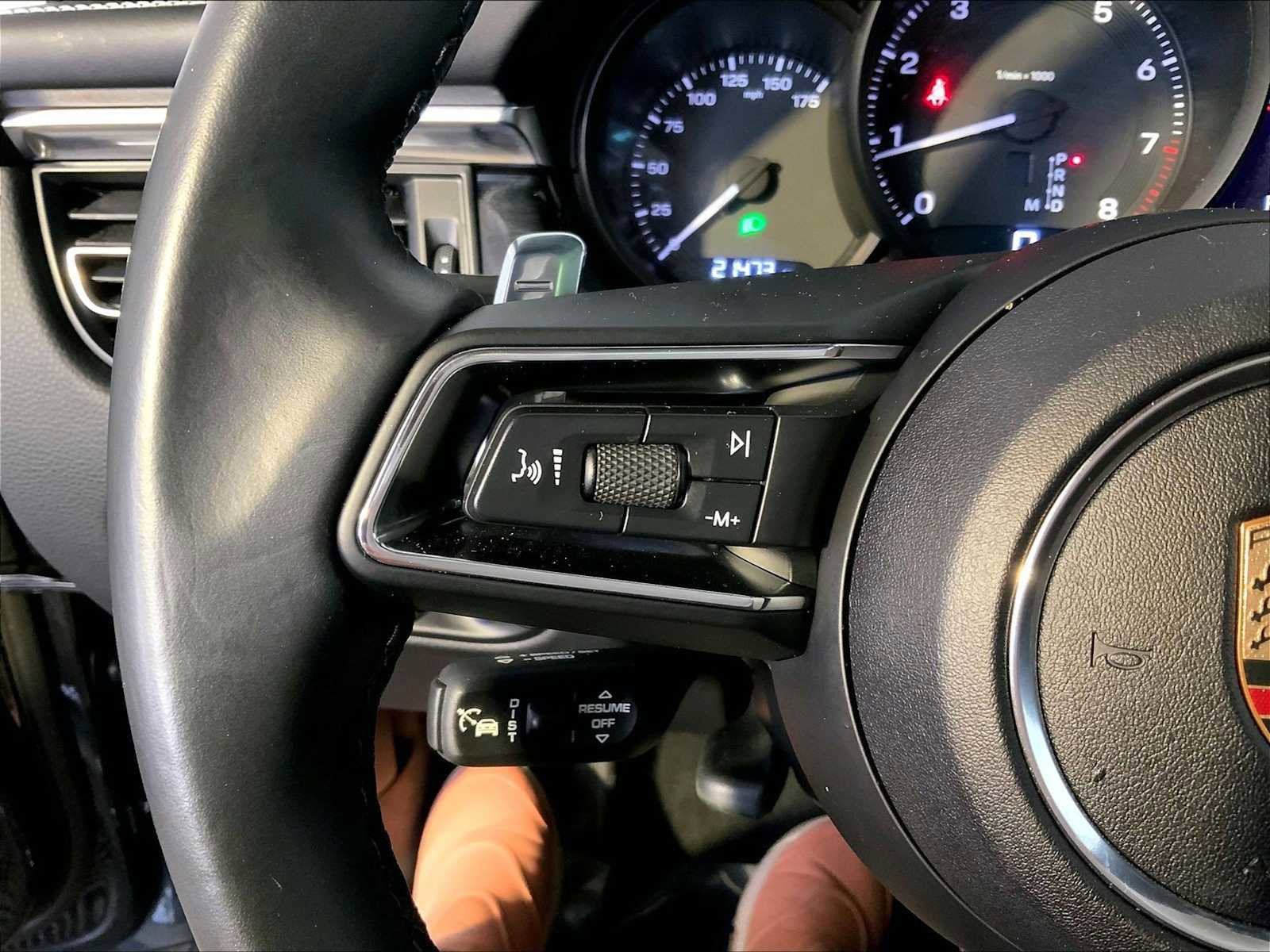 Certified 2024 Porsche Macan image 27