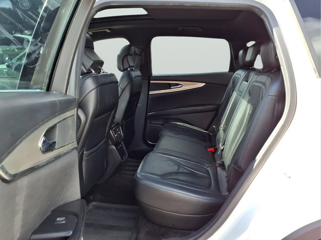 Used 2017 Lincoln MKX Reserve AWD/4WD image 11