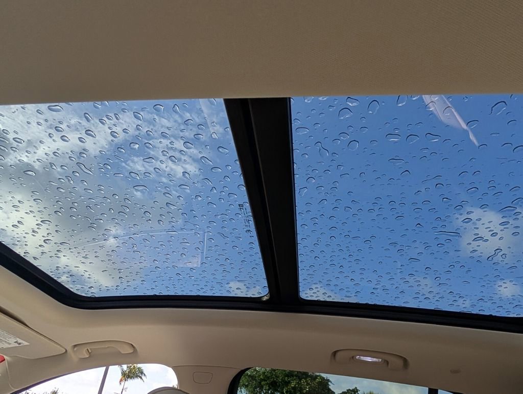 Used 2023 Buick Envision Avenir image 14