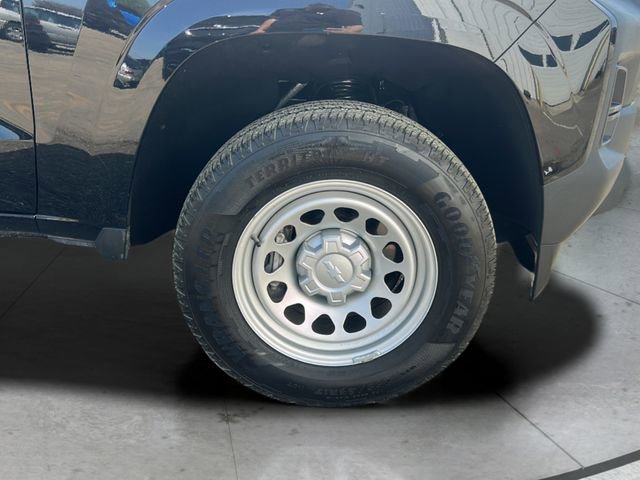 Used 2023 Chevrolet Colorado W/T image 27