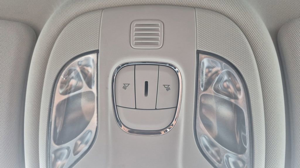 Used 2019 Jeep Compass Latitude w/ Popular Equipment Group image 22