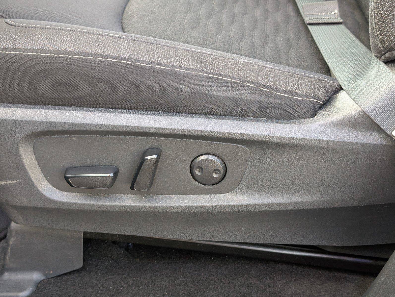 Used 2025 Nissan Pathfinder SV FWD image 17
