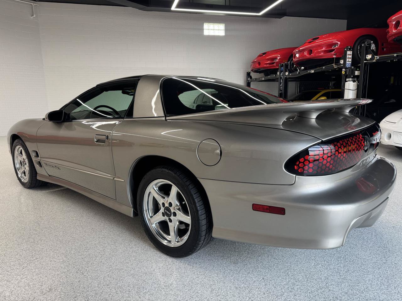 Used 2000 Pontiac Firebird Formula RWD image 10