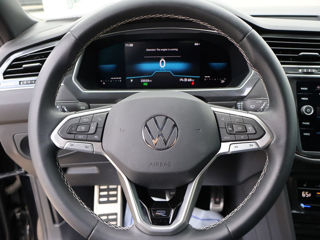 Certified 2023 Volkswagen Tiguan SE R-Line FWD image 32
