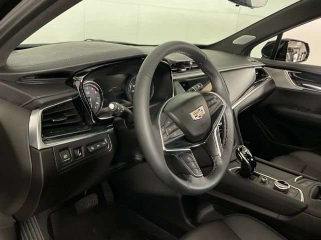Used 2025 Cadillac XT5 Premium Luxury w/ Technology Package image 16