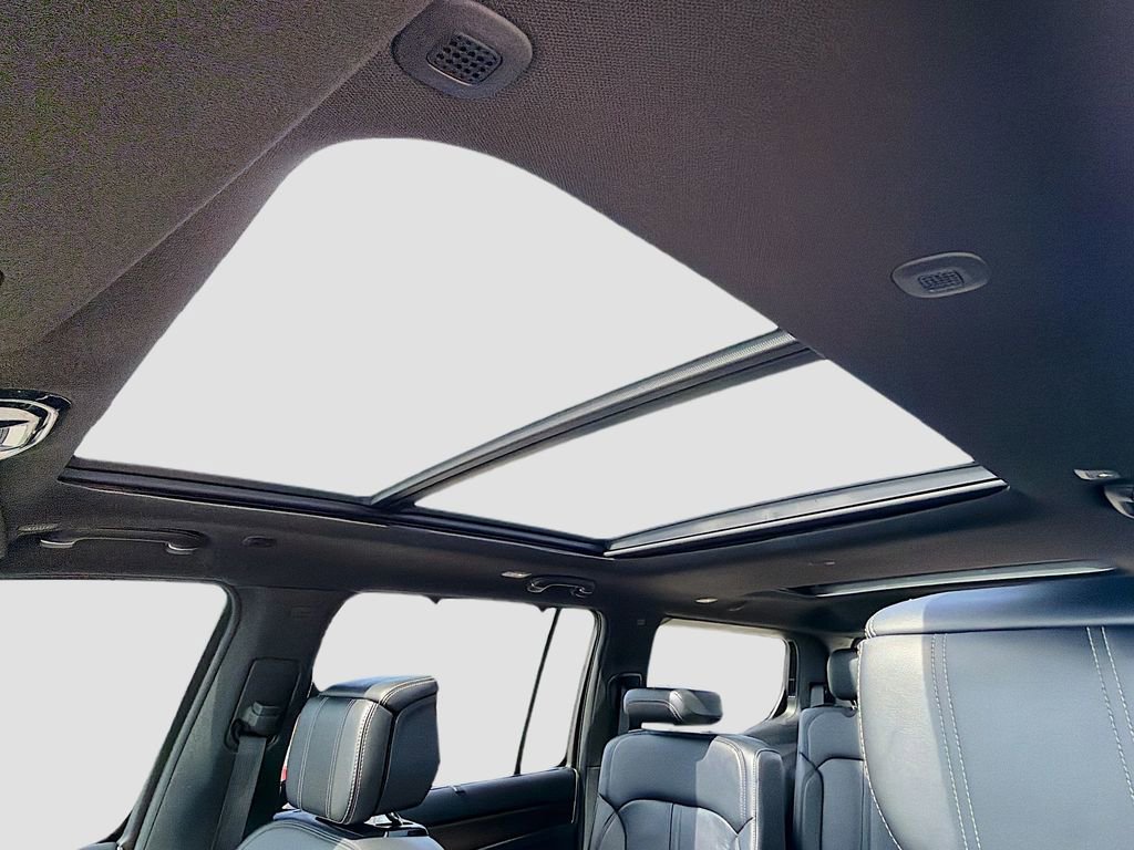 Used 2023 Jeep Grand Wagoneer 4WD image 29