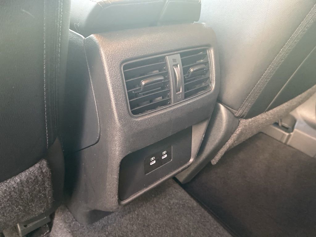 Used 2024 Nissan Rogue SL AWD/4WD image 17