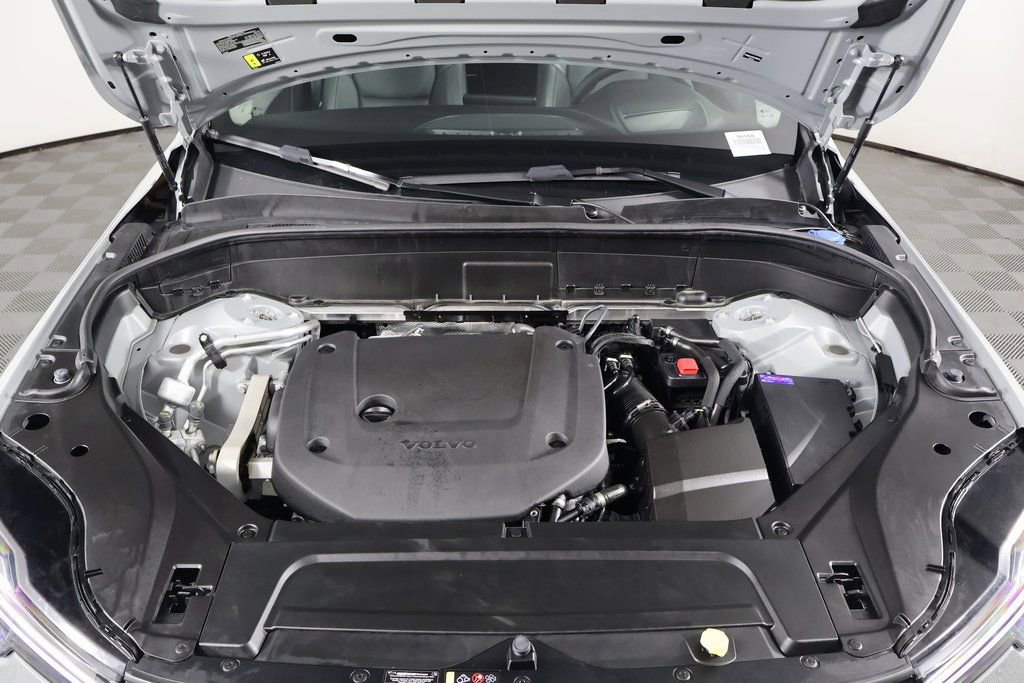 Used 2025 Volvo XC90 B6 Ultra image 16