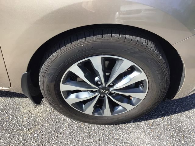 Used 2015 Kia Sedona SX FWD image 13