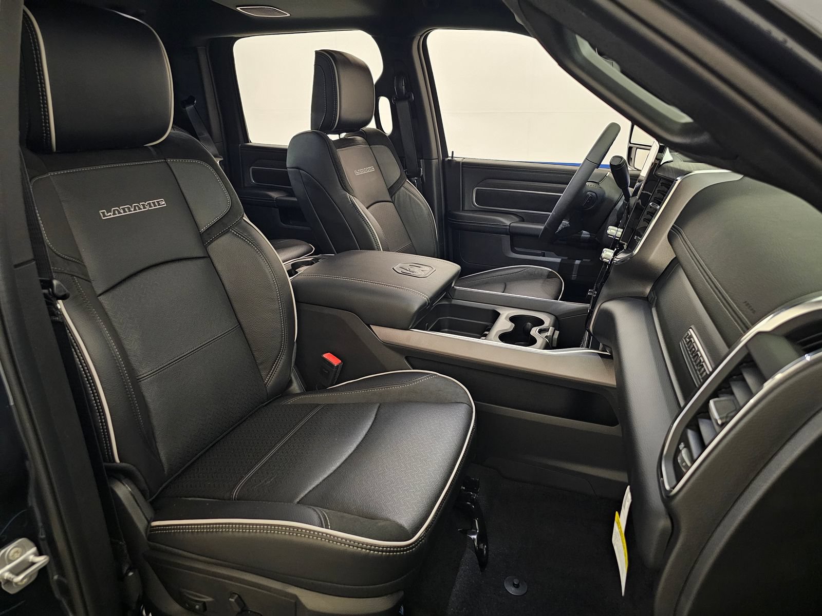 New 2026 RAM 2500 Laramie AWD/4WD image 27
