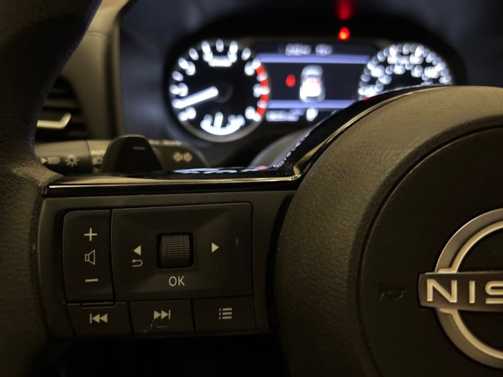 Used 2023 Nissan Rogue SV image 15