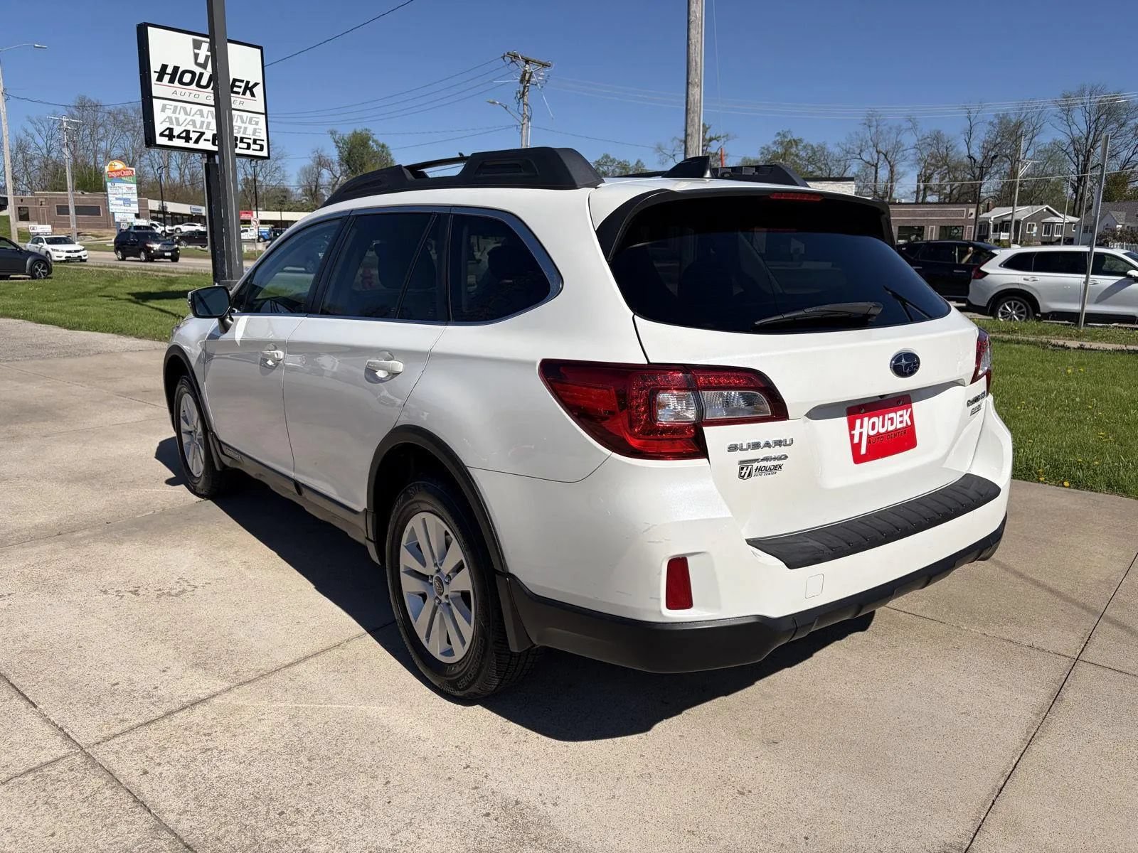 Used 2017 Subaru Outback 2.5i Premium AWD/4WD image 6