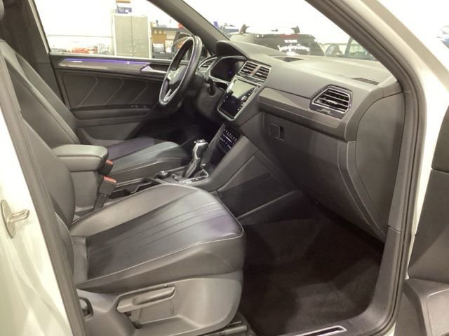 Certified 2023 Volkswagen Tiguan SE R-Line image 12