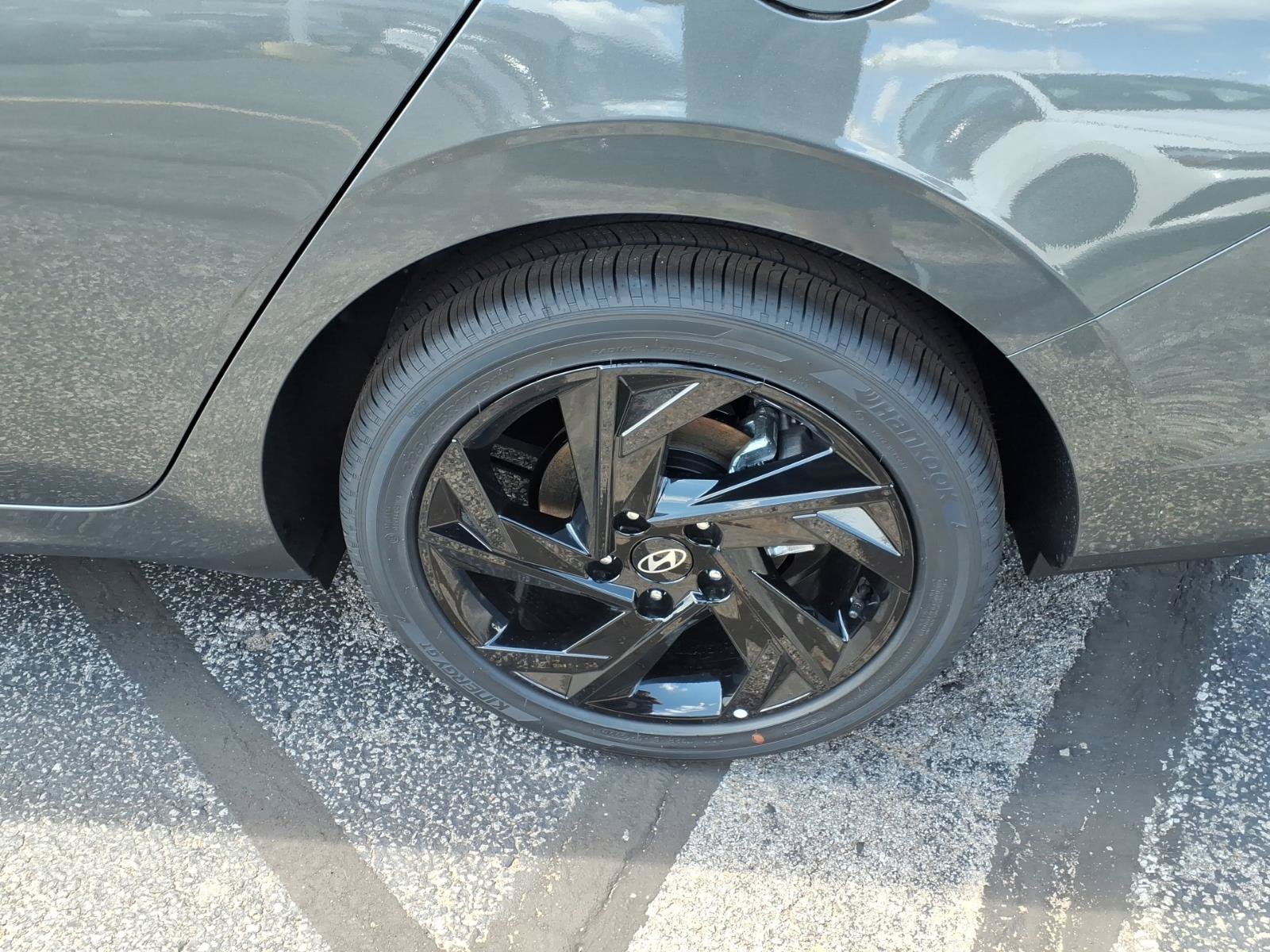 New 2026 Hyundai Elantra SEL Sport FWD image 11