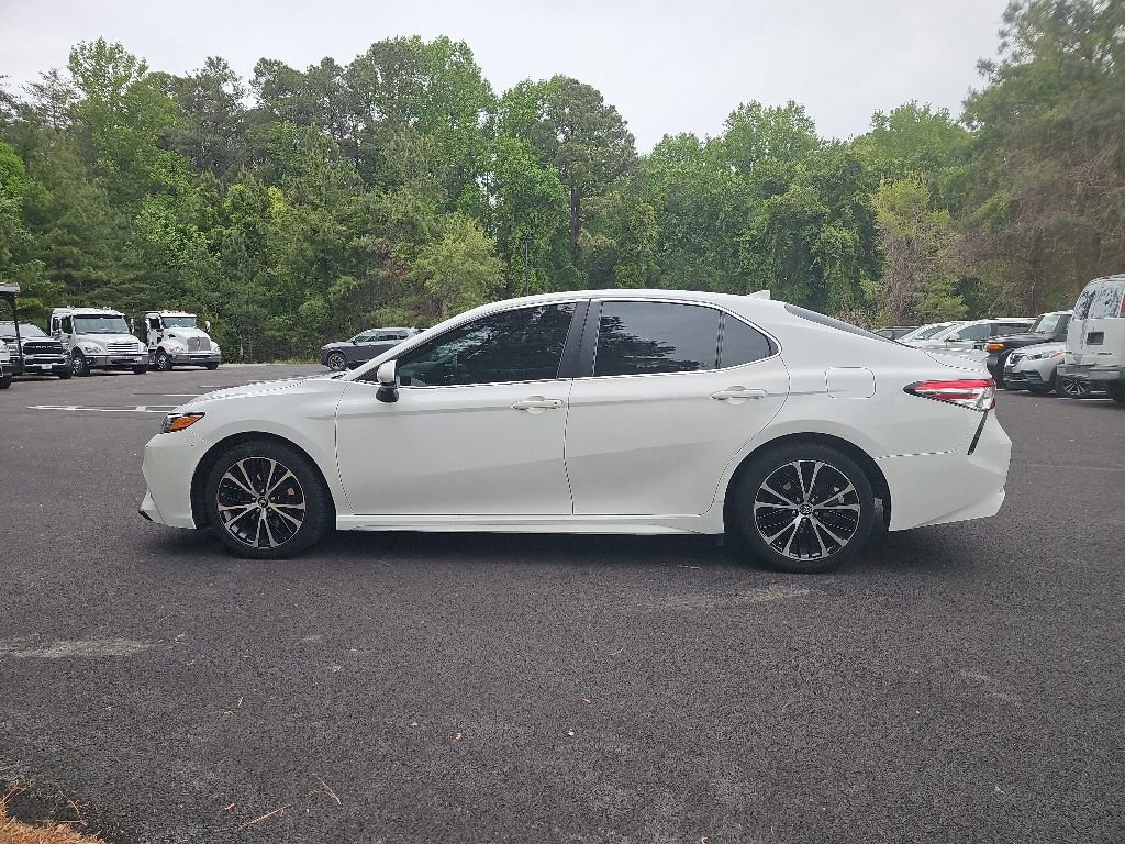 Used 2020 Toyota Camry SE FWD image 8