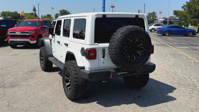 Used 2018 Jeep Wrangler Unlimited Sahara w/ Dual Top Group AWD/4WD image 6