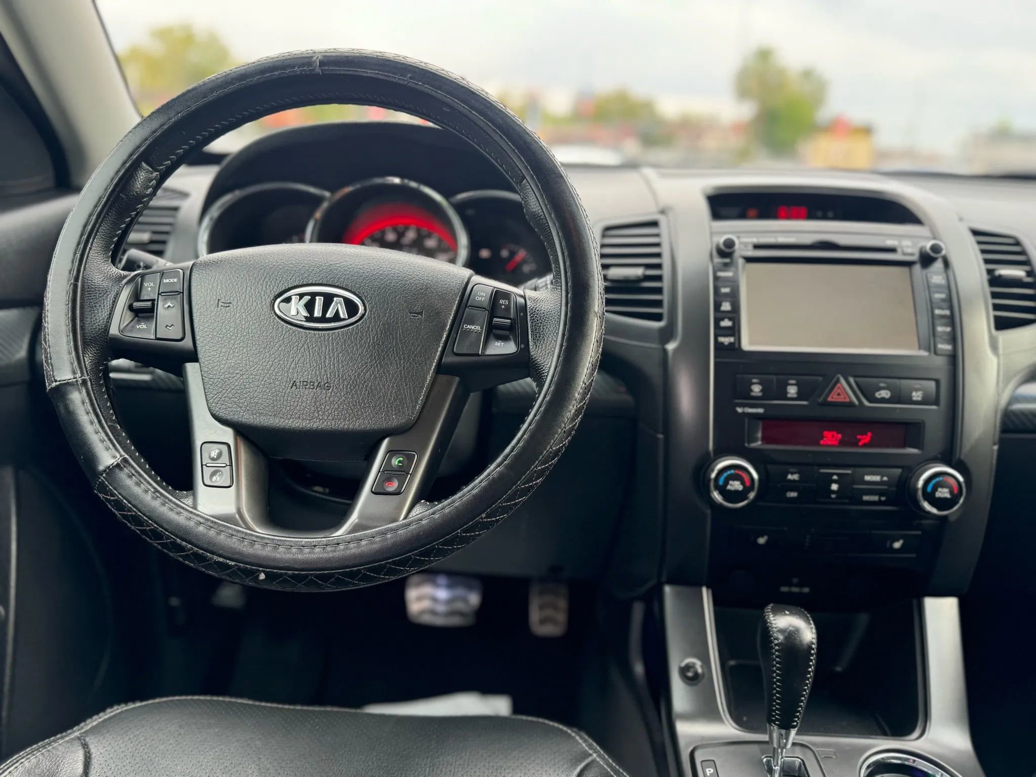 Used 2011 Kia Sorento SX image 15