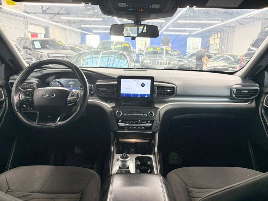 Used 2020 Ford Explorer XLT AWD/4WD image 24