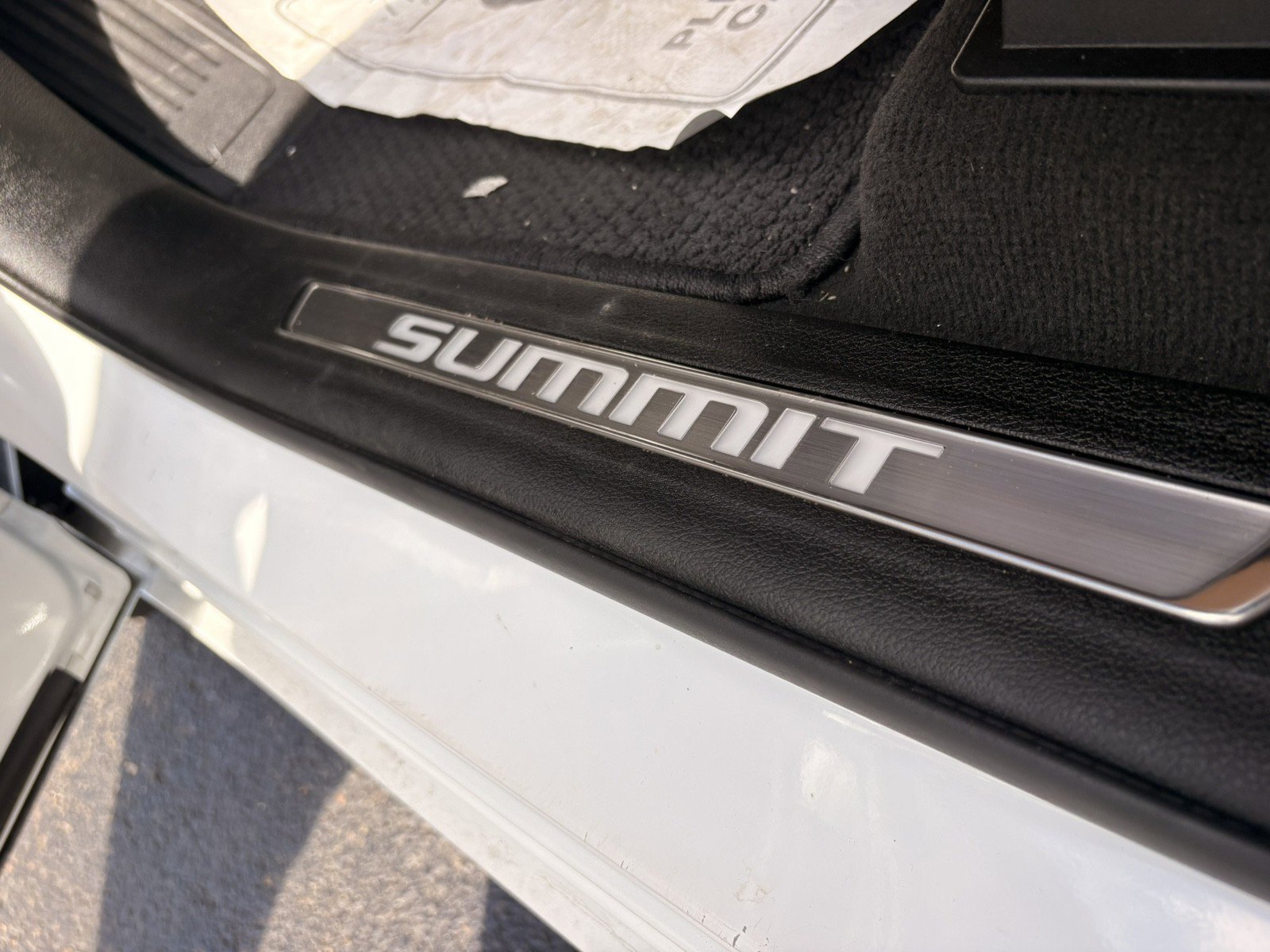 Used 2023 Jeep Grand Cherokee L Summit w/ High Altitude Package image 17