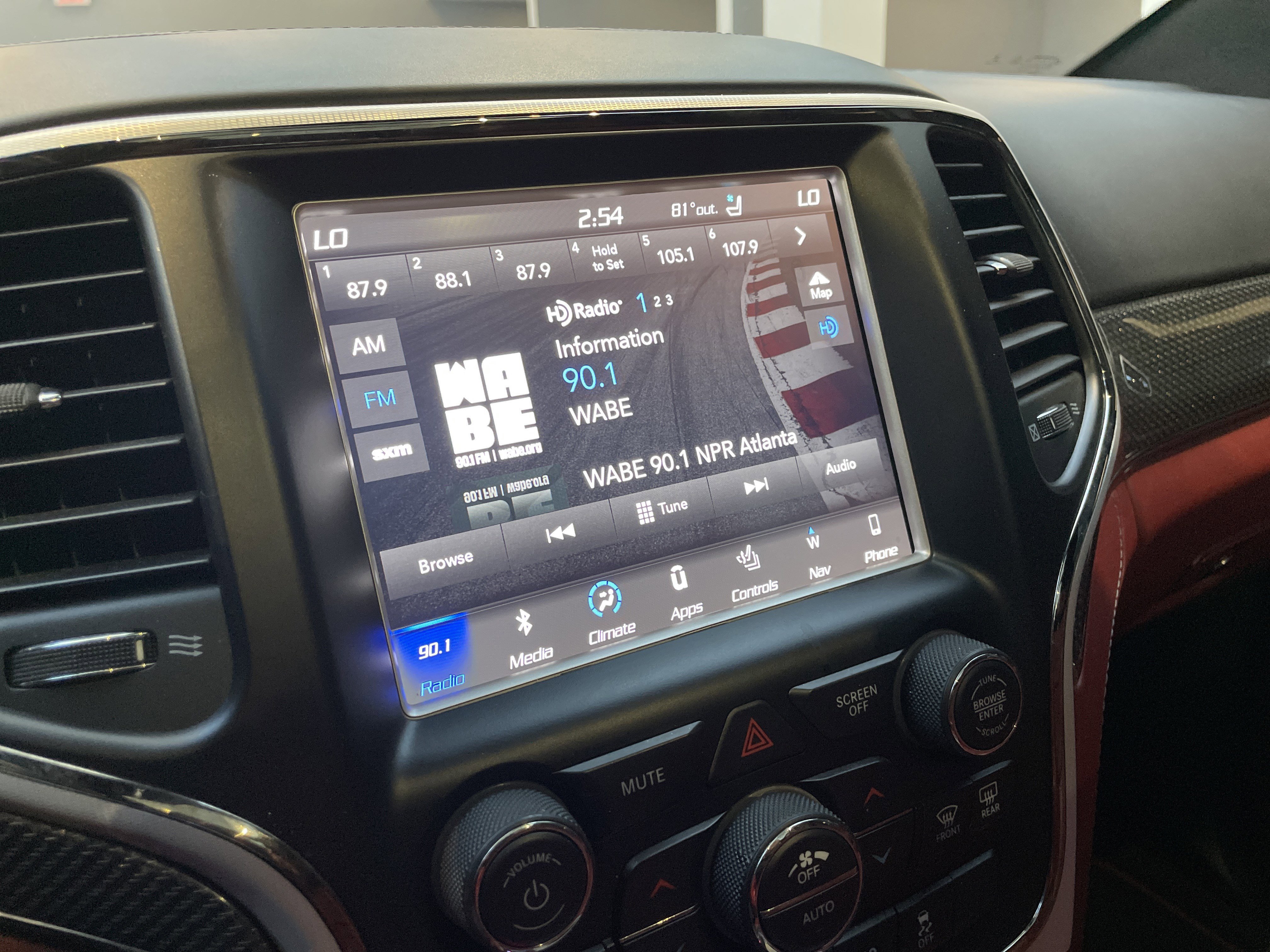 Used 2018 Jeep Grand Cherokee Trackhawk AWD/4WD image 29