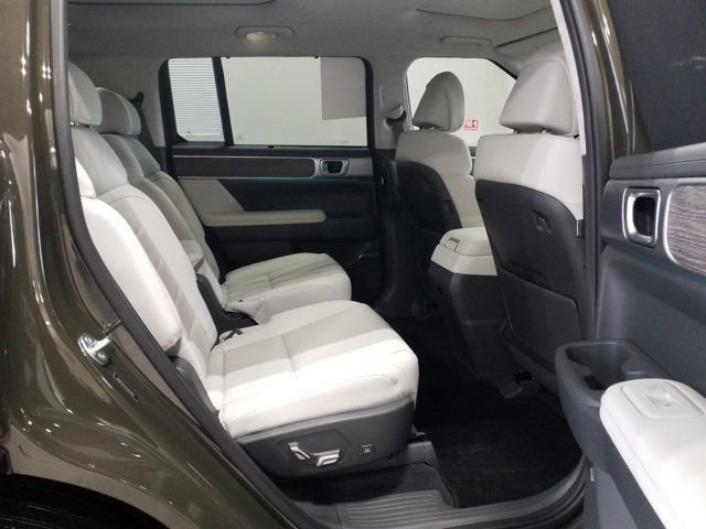 Certified 2025 Hyundai Santa Fe Calligraphy FWD image 15