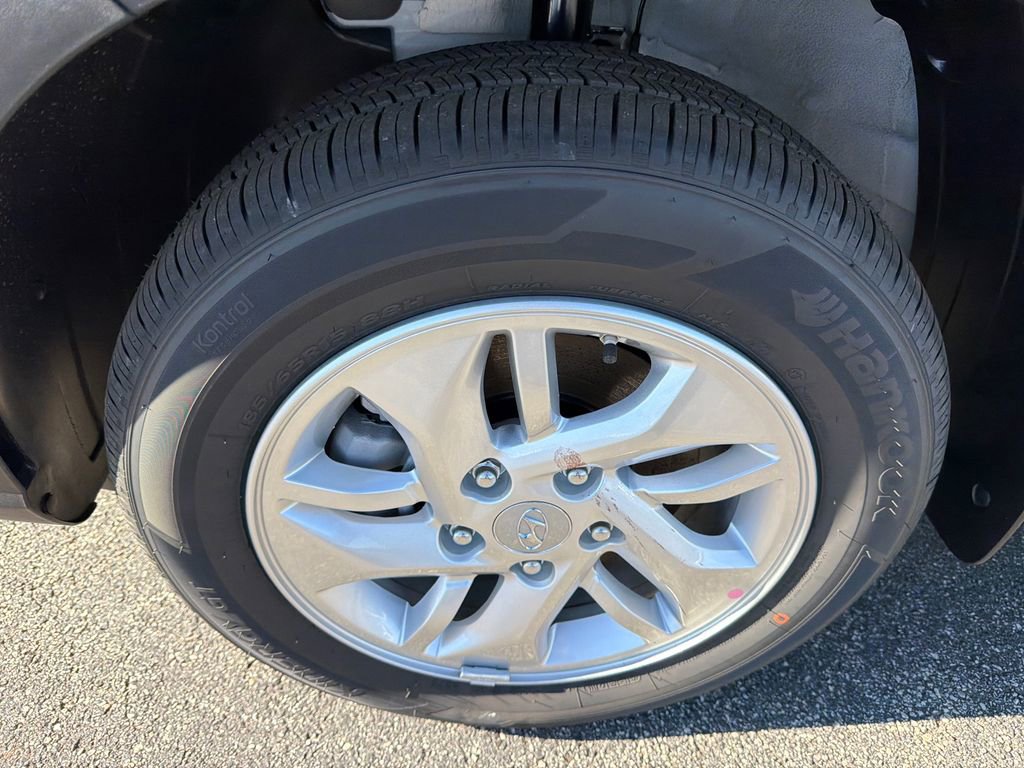 New 2026 Hyundai Venue SE image 11