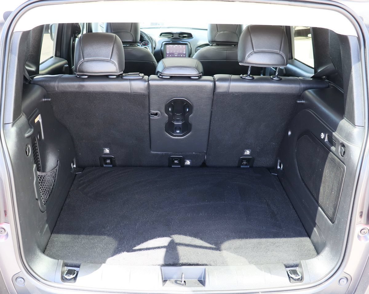 Used 2019 Jeep Renegade Trailhawk AWD/4WD image 23