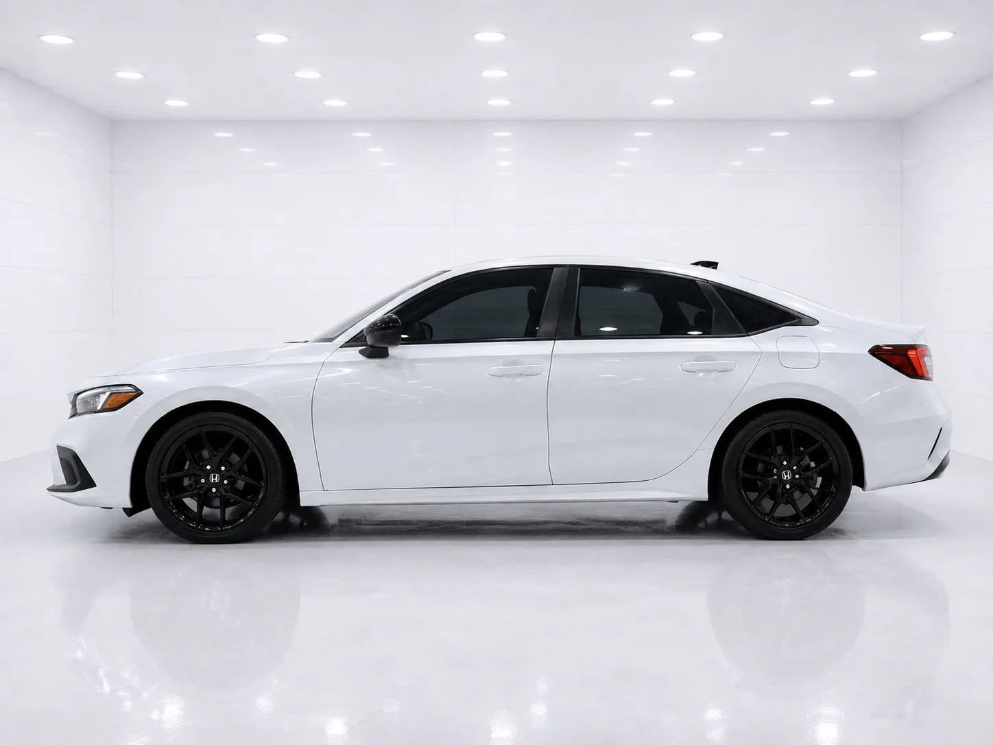 Used 2023 Honda Civic Sport image 2