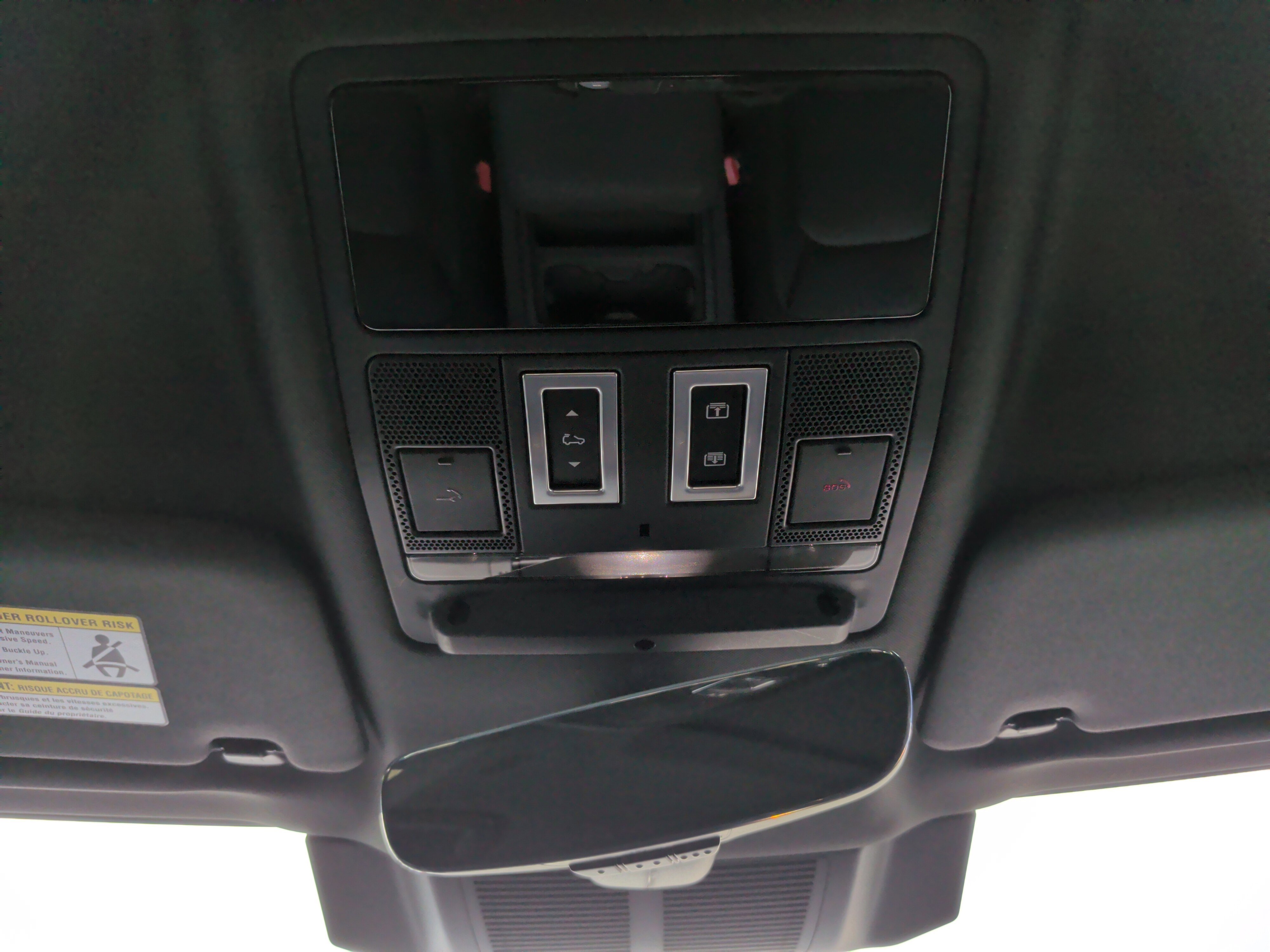 Used 2023 Land Rover Defender 110 X-Dynamic SE image 33