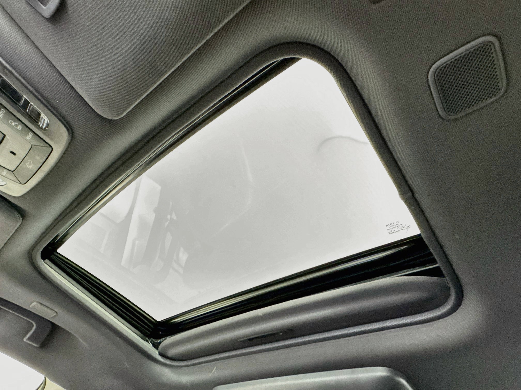Used 2022 Toyota Sienna Platinum FWD image 23