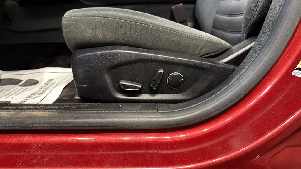 Used 2017 Ford Fusion SE w/ Fusion SE Technology Package image 20