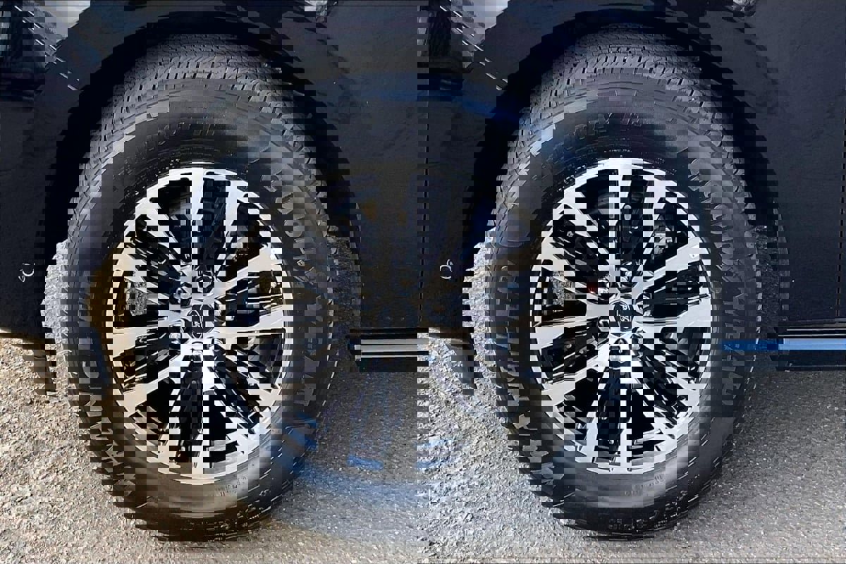 Used 2025 Ford Expedition Max Platinum image 9