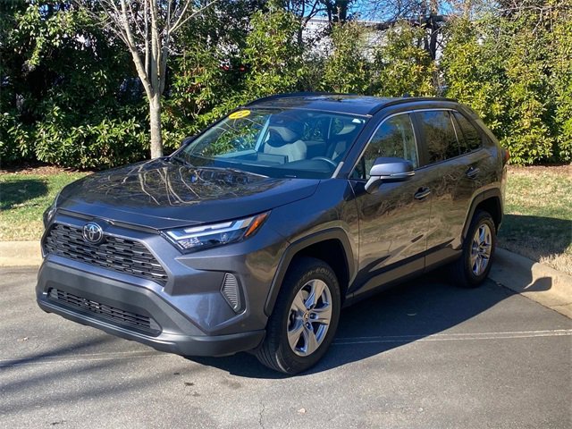 Used 2022 Toyota RAV4 XLE image 3