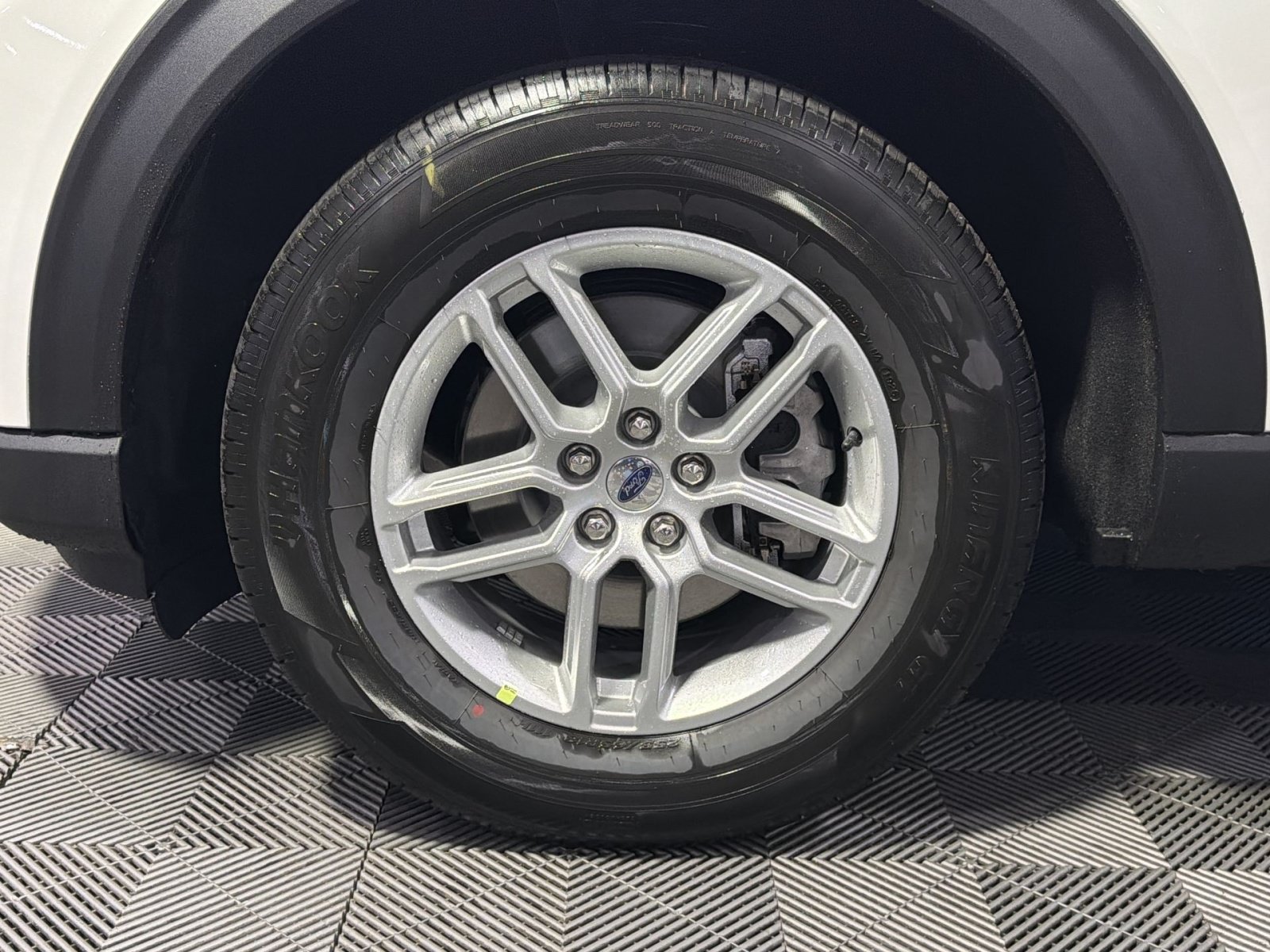 New 2026 Ford Explorer Active AWD/4WD image 16