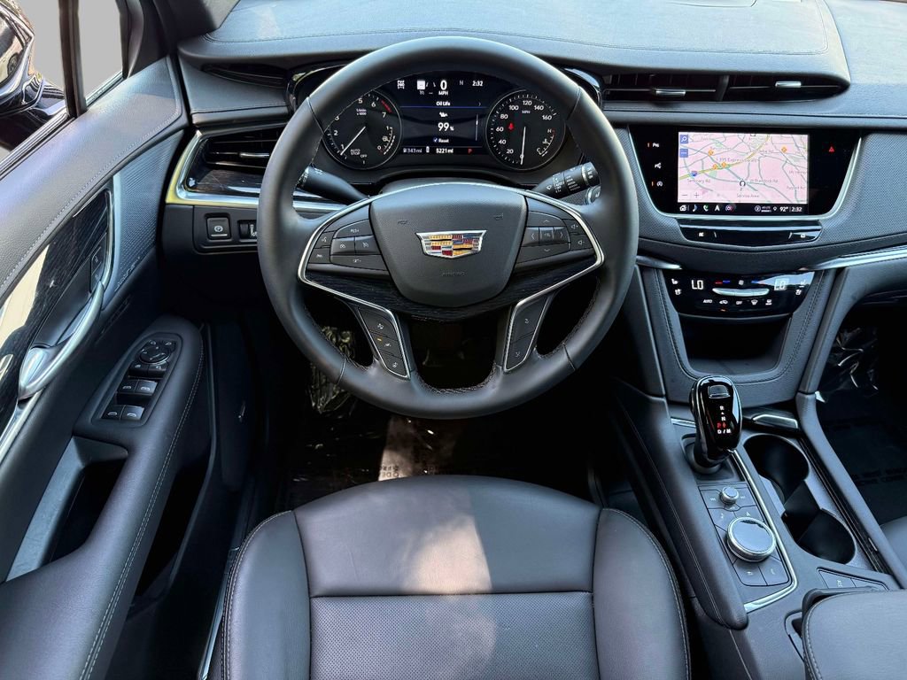 Used 2025 Cadillac XT5 Premium Luxury w/ Technology Package AWD/4WD image 4