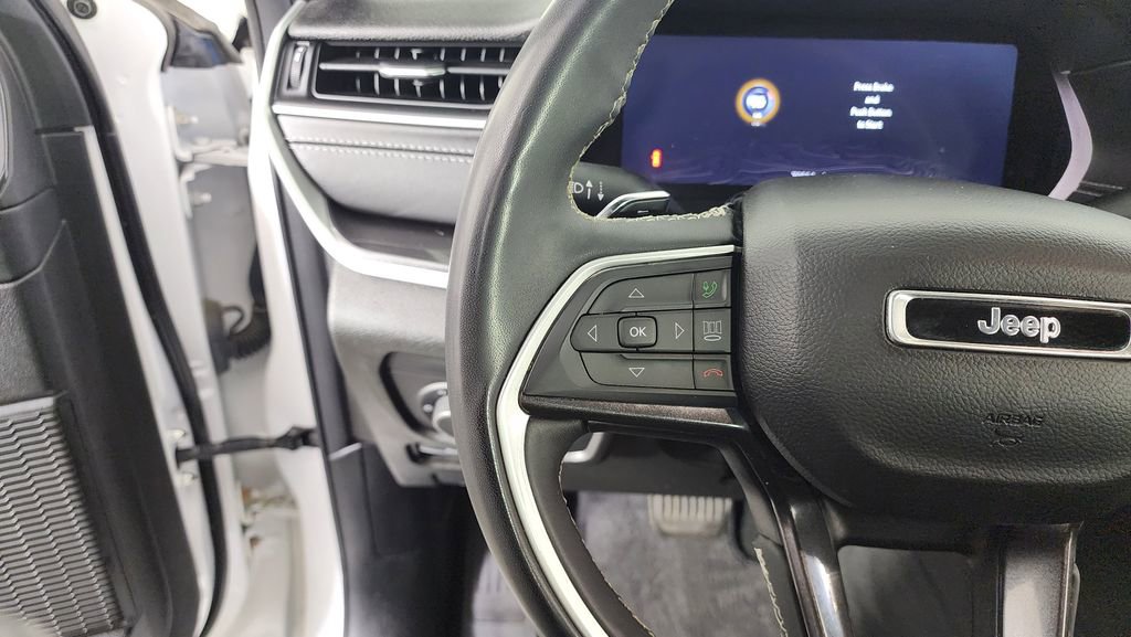 Used 2023 Jeep Grand Cherokee Altitude image 19