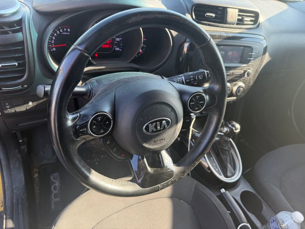 Used 2015 Kia Soul ! FWD image 7