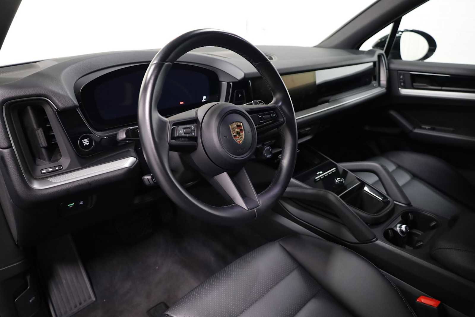 Certified 2024 Porsche Cayenne image 4