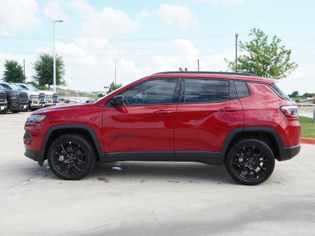 New 2026 Jeep Compass Latitude AWD/4WD image 3