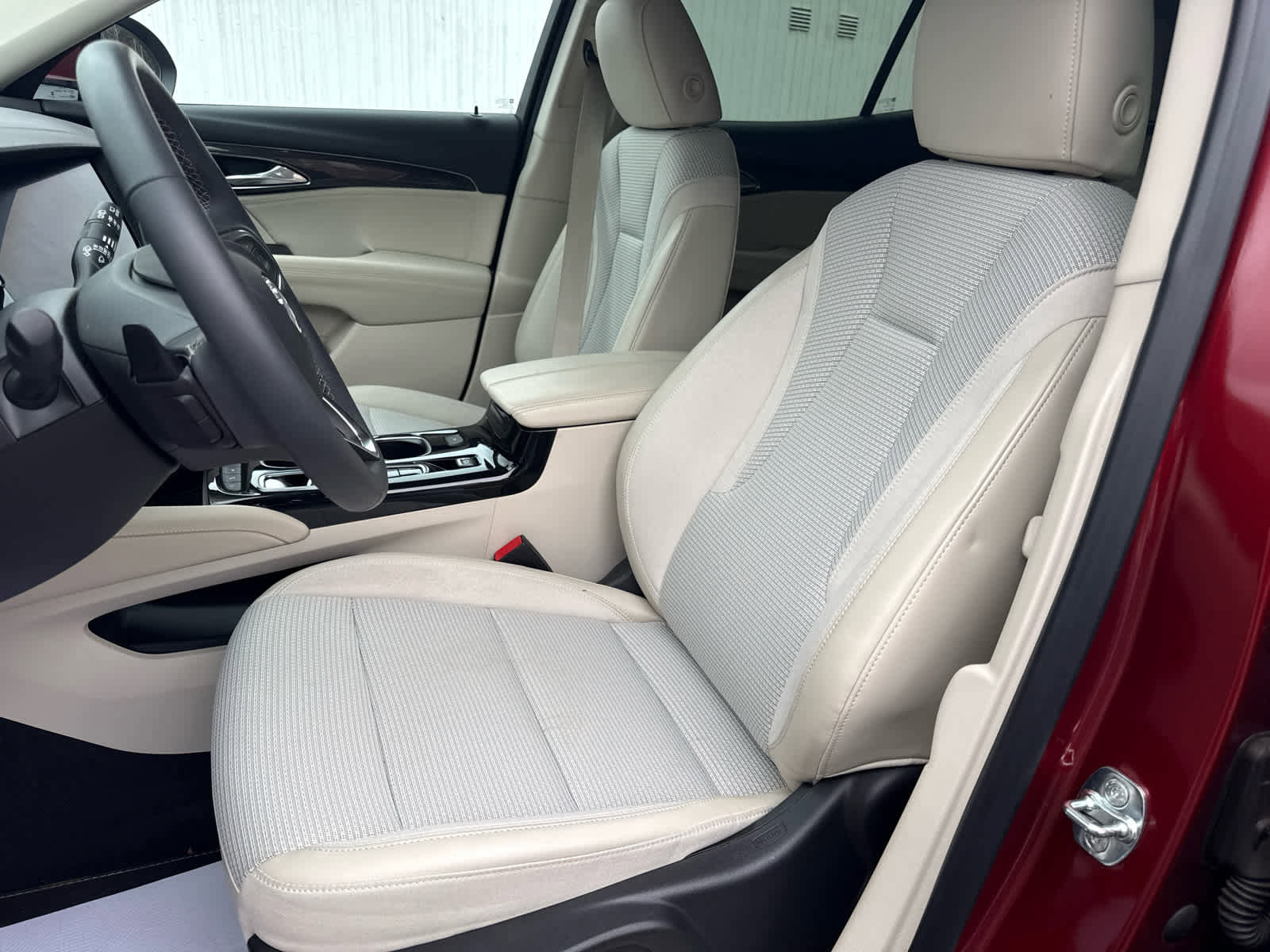 Used 2023 Buick Envision Preferred image 14