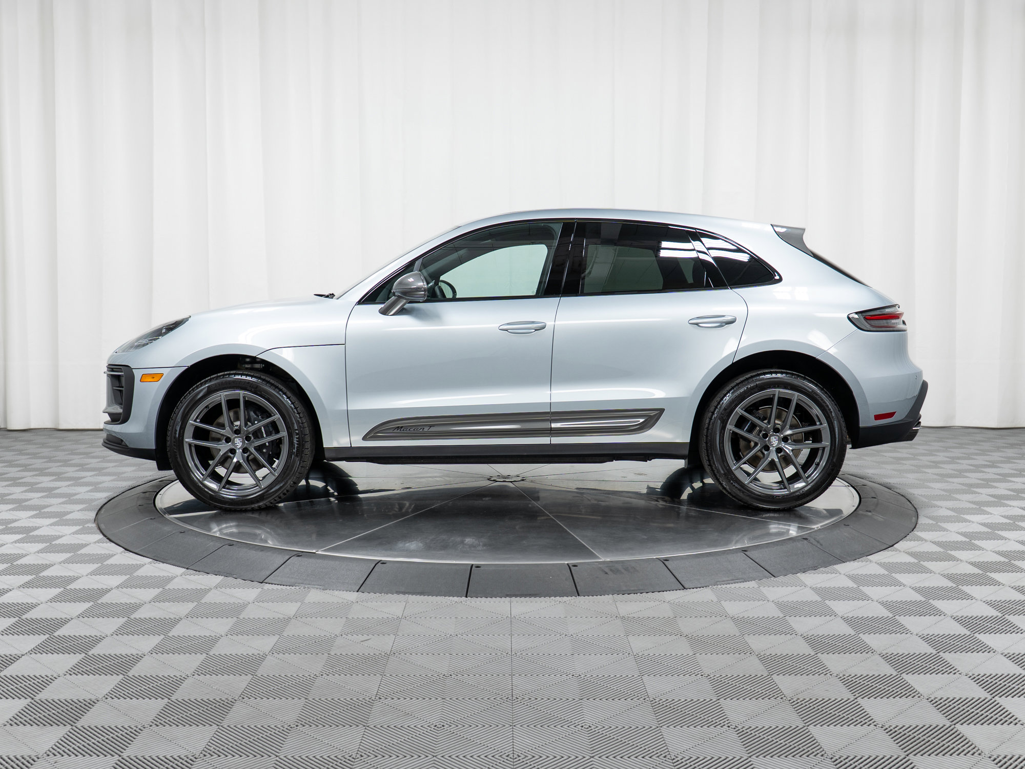 New 2026 Porsche Macan Turbo image 2