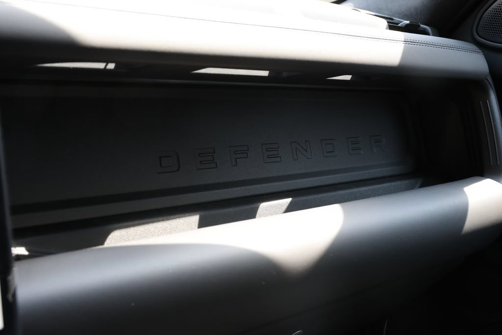 New 2026 Land Rover Defender 110 OCTA AWD/4WD image 34