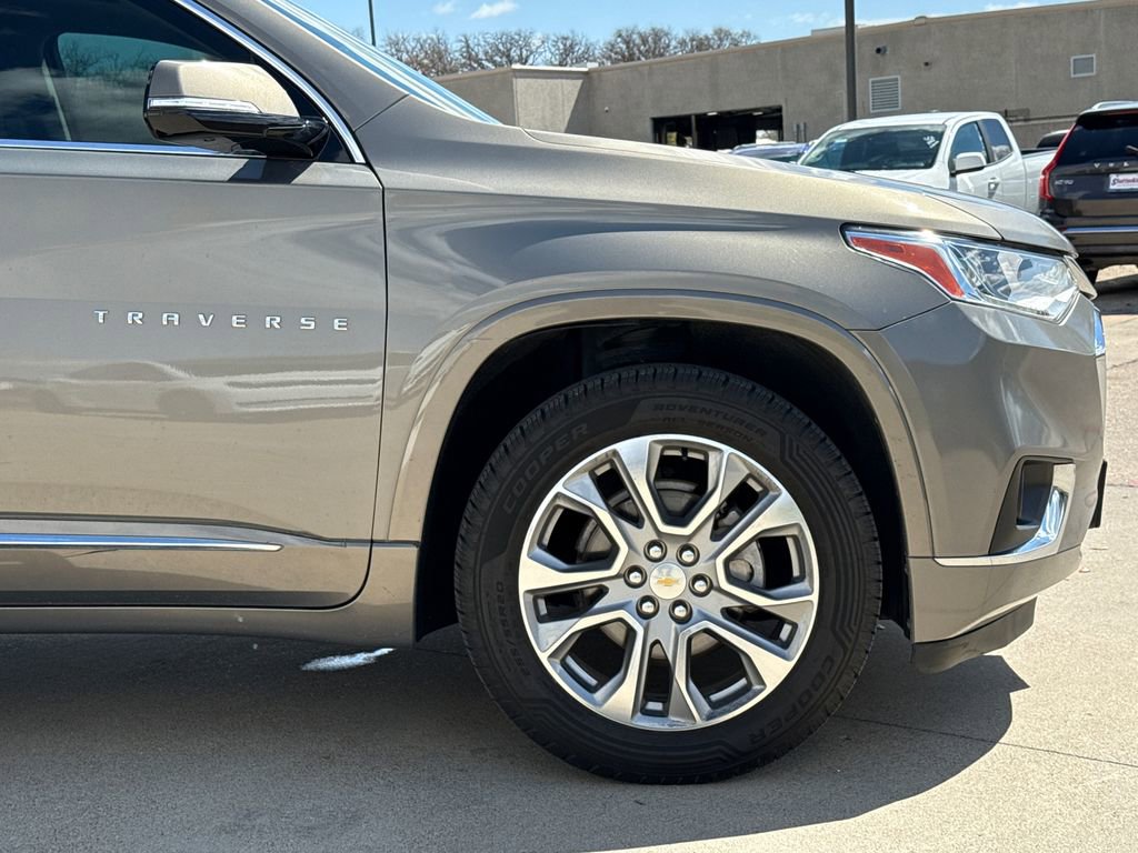 Used 2018 Chevrolet Traverse Premier w/ Driver Confidence II Package FWD image 5