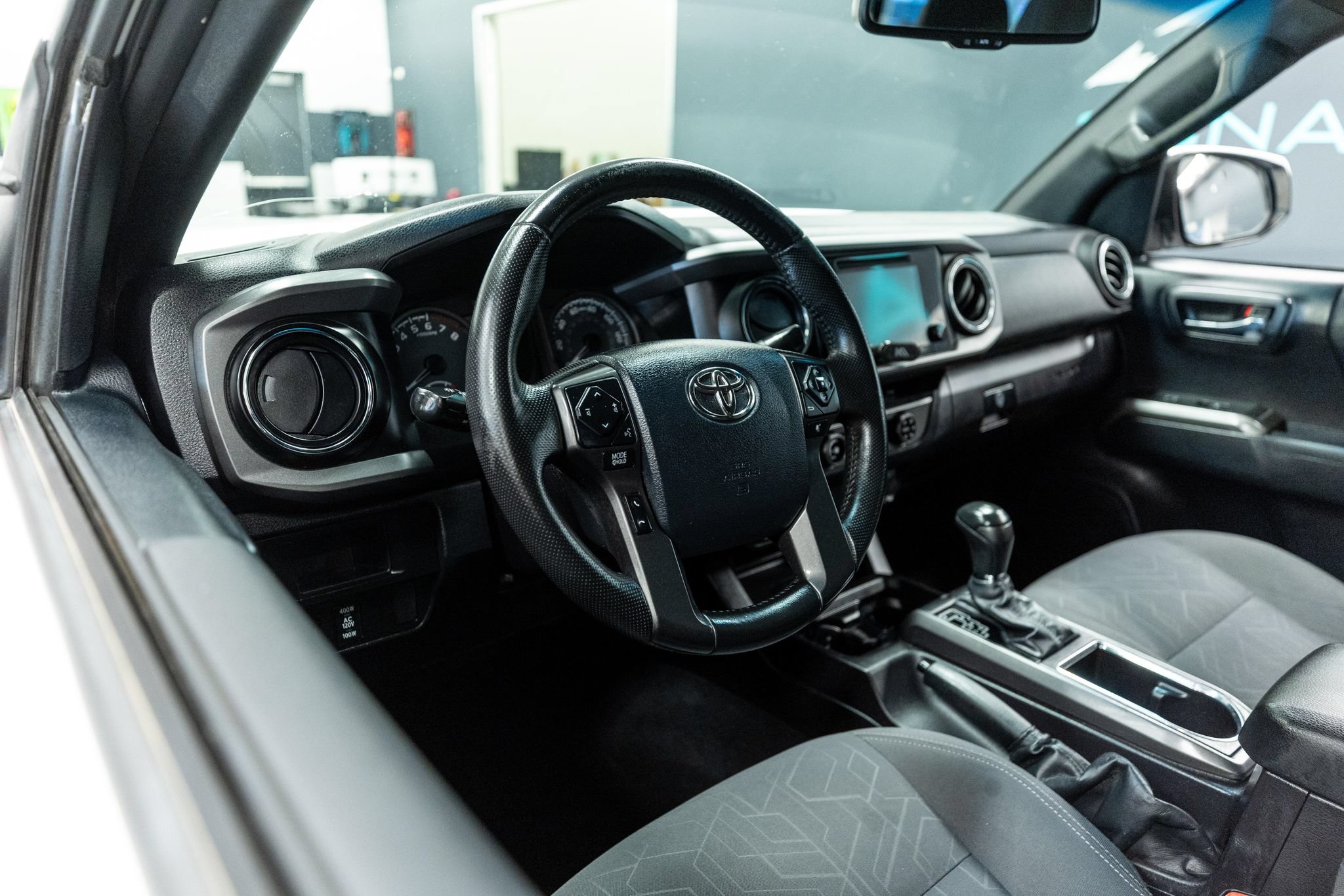 Used 2016 Toyota Tacoma TRD Off-Road w/ Towing Package RWD image 10