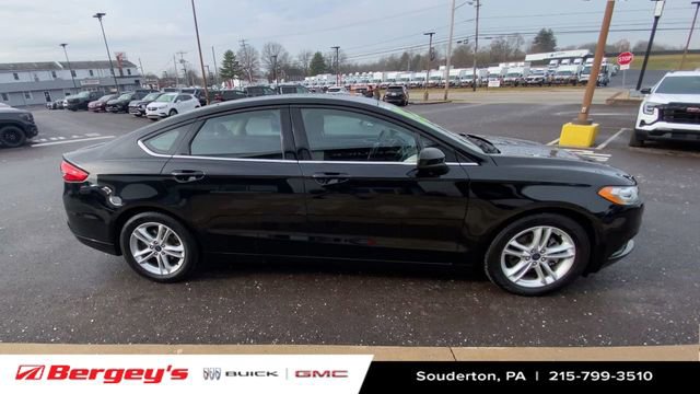 Used 2018 Ford Fusion SE w/ Fusion SE Technology Package image 11