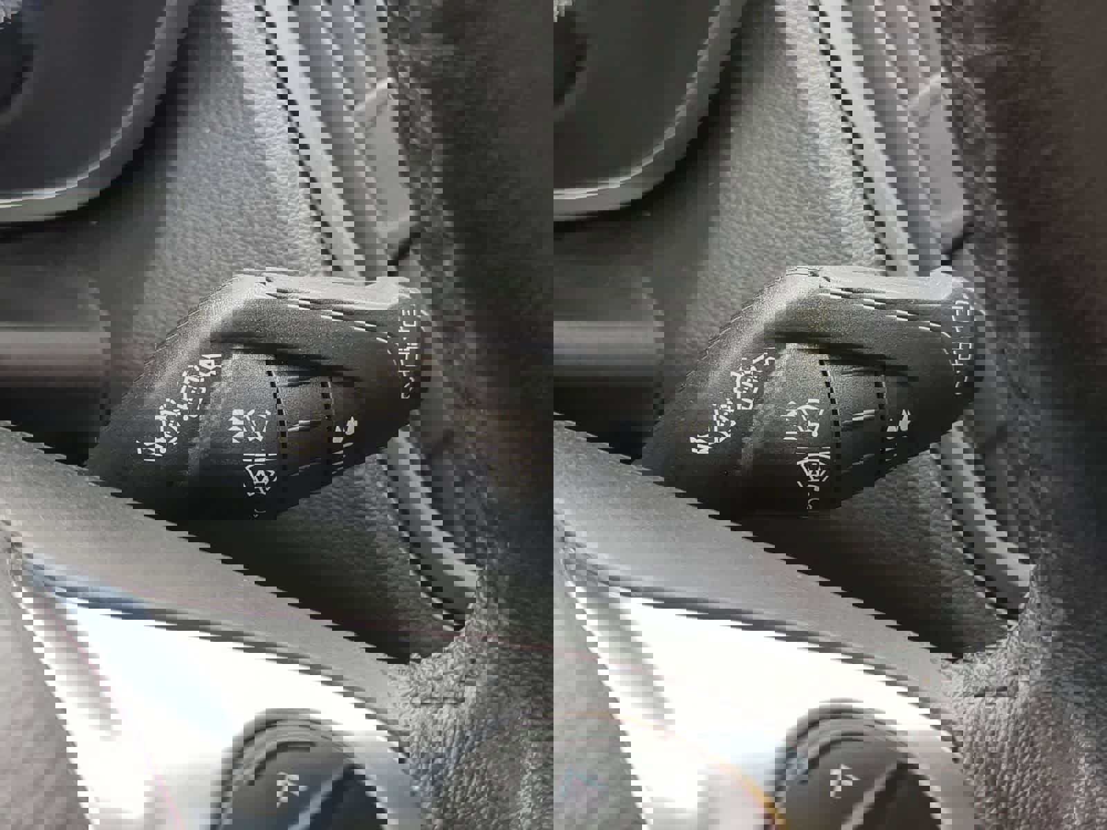 Used 2018 Ford C-MAX Titanium w/ Equipment Group 301A image 25