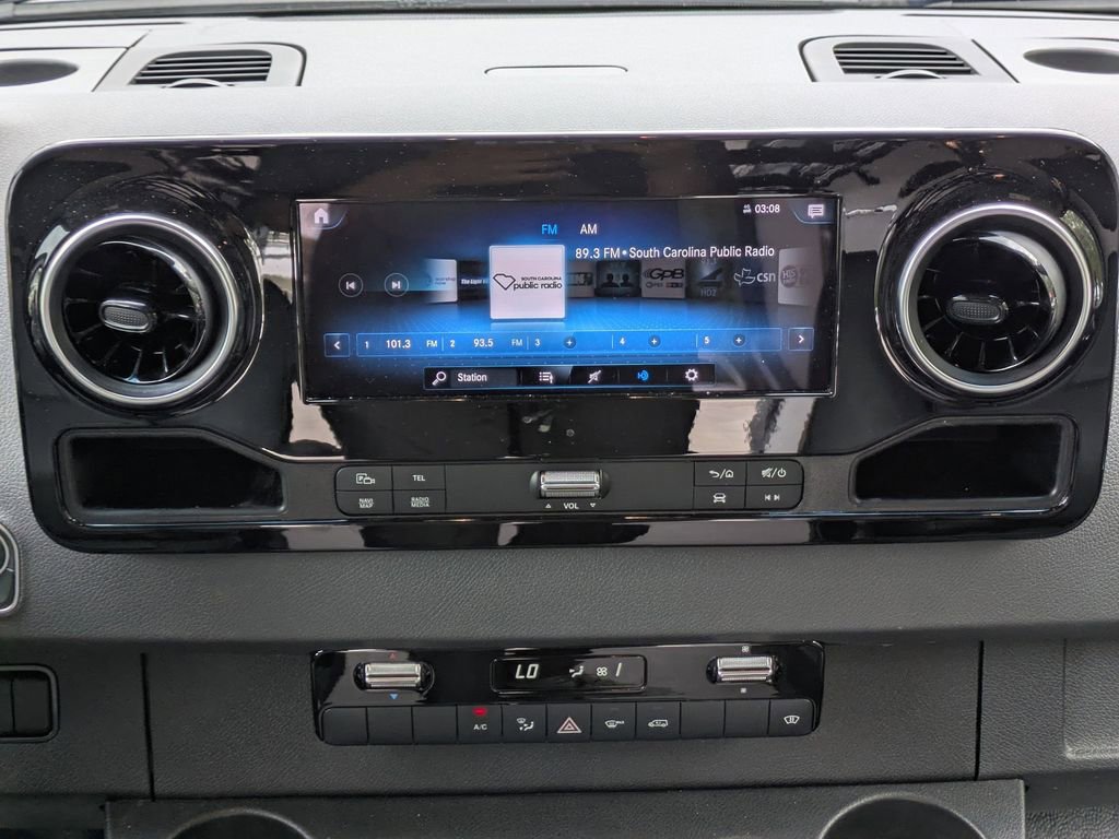 Used 2024 Mercedes-Benz Sprinter 2500 image 21