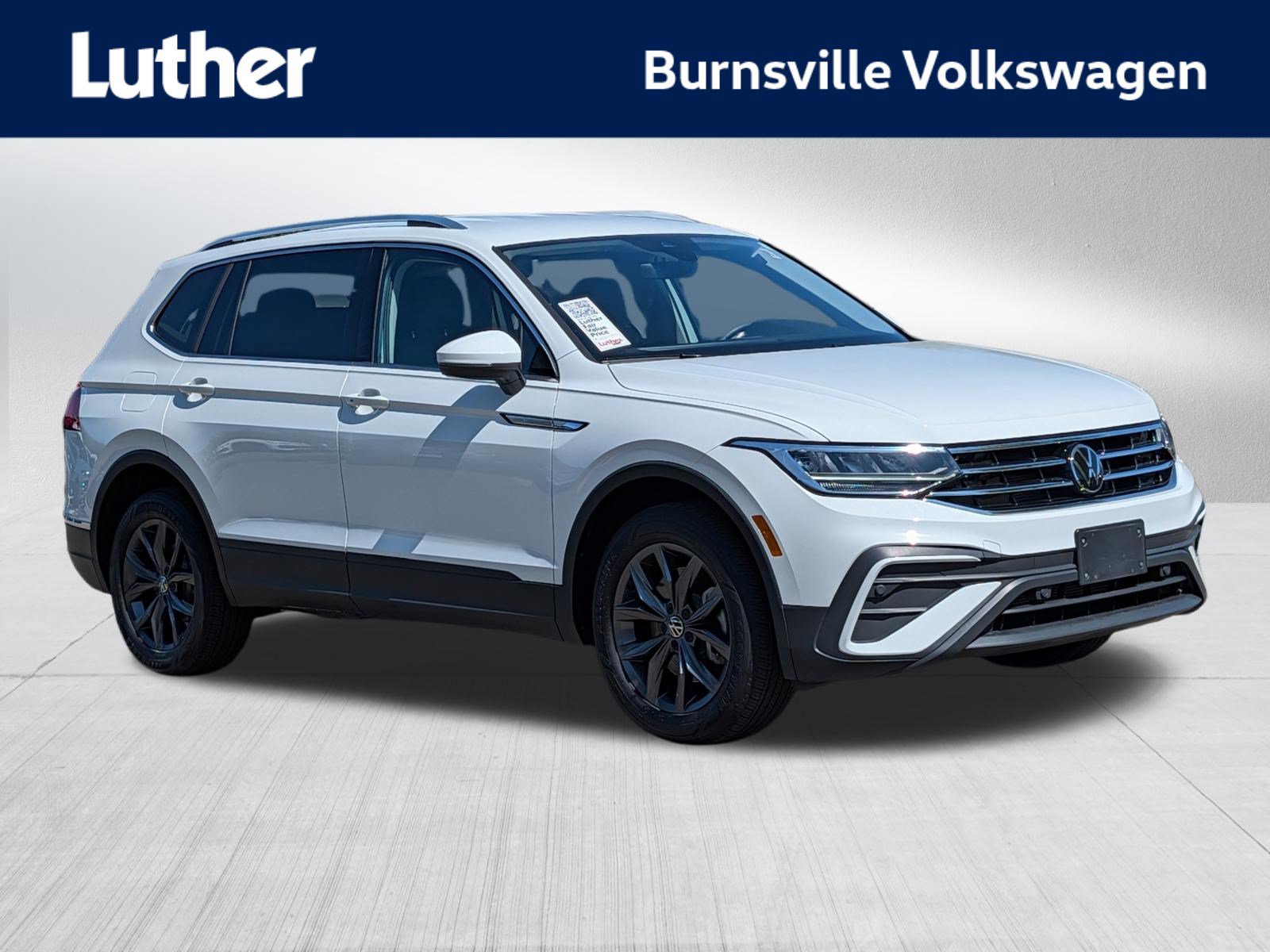 Certified 2024 Volkswagen Tiguan SE AWD/4WD image 1