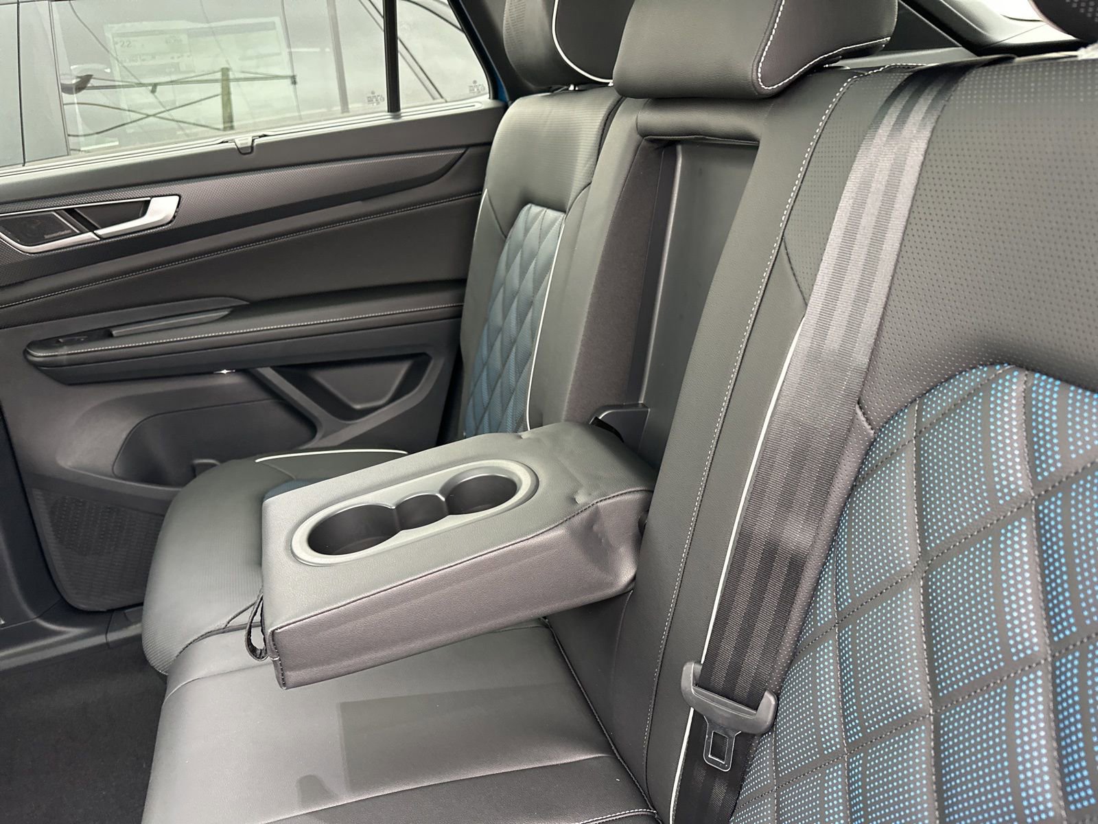 New 2026 Volkswagen Atlas Cross Sport SEL Premium R-Line image 22